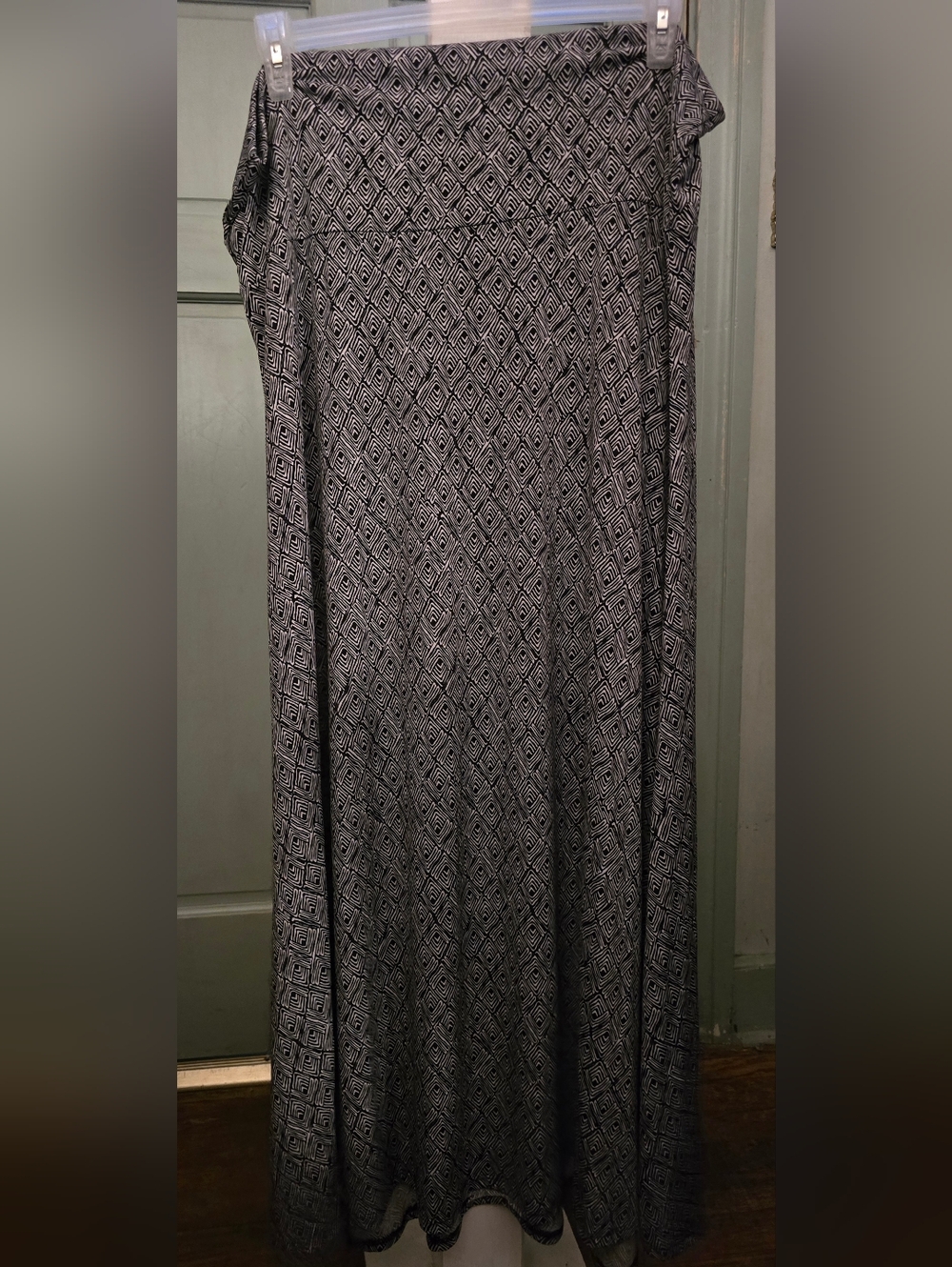 NWOT - LuLaRoe Black and White Geometric Maxi Skirt